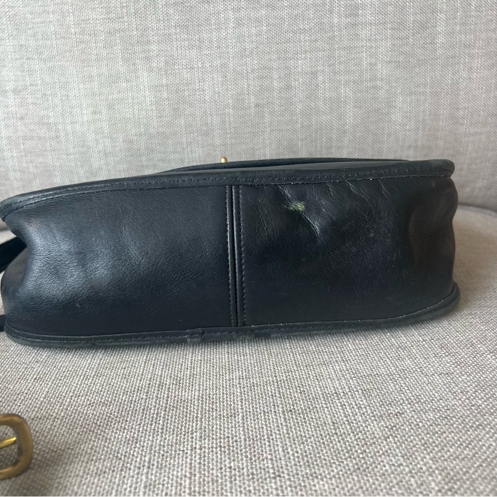 Vintage Coach 9790 City Bag Shoulder Bag Turnlock Crossbody Black Bag - Picture 5 of 16